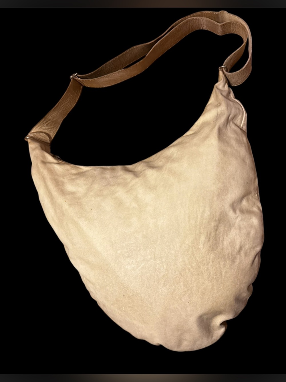 m 0851 cream soft Leather Hobo Shoulder Bag in great condition